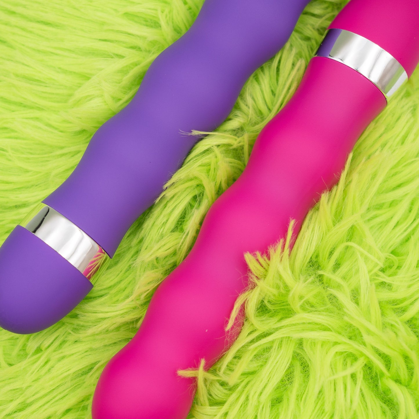 Vibrador Estimulador de Punto G – Diseño Ondulado, Funciona con batería AAA, incluida