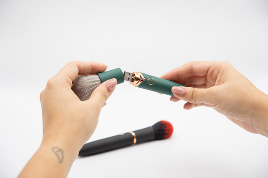 Vibrador Discreto tipo Brocha de Maquillaje – Recargable USB (16 cm)