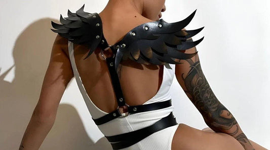 Arnés con Alas de Hombro Negro (Talla Small)