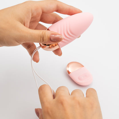 Mini Vibrador Estilo Bala Discreto para Placer A Distancia – Control Remoto Inalámbrico  (74x35mm), usa dos baterías AAA incluidas
