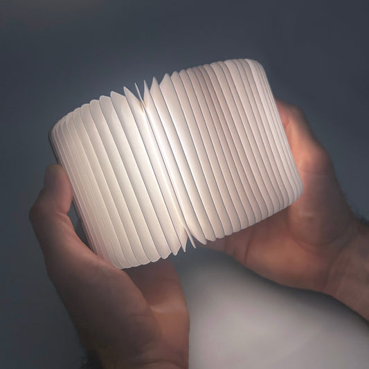 Lámpara LED Recargable por USB en Forma de Libro – Luz Cálida para la Intimidad