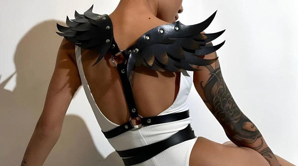 Arnés con Alas de Hombro Negro (Talla Small)