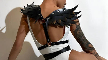 Arnés con Alas de Hombro Negro (Talla Small)